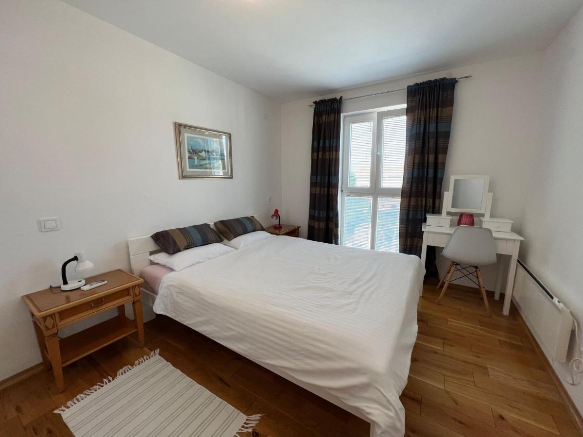 Apartman Sven Malinska Exteriör bild