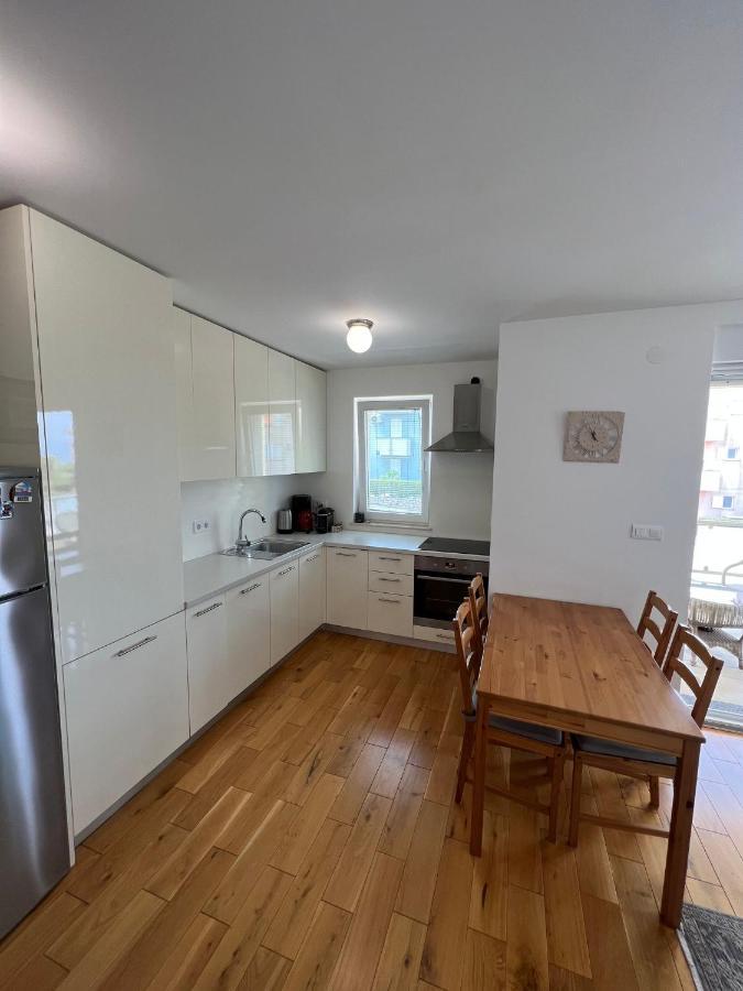 Apartman Sven Malinska Exteriör bild